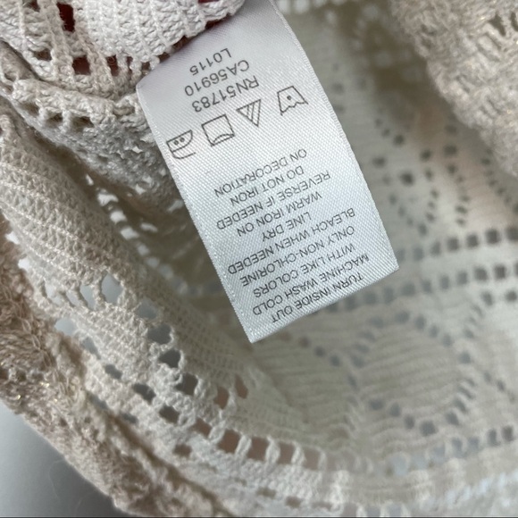 3/$15 Maurices Crochet Open Lace Top Ivory with Gold Metallic Thread Size Small - Picture 5 of 5